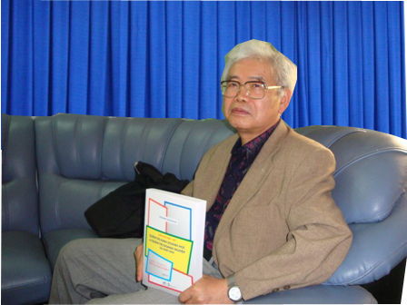 GS. YOSHIAKI TAKAHASHI (ĐH CHUO, NHẬT BẢN) VIẾNG THĂM TTNC VN&ĐNÁ
